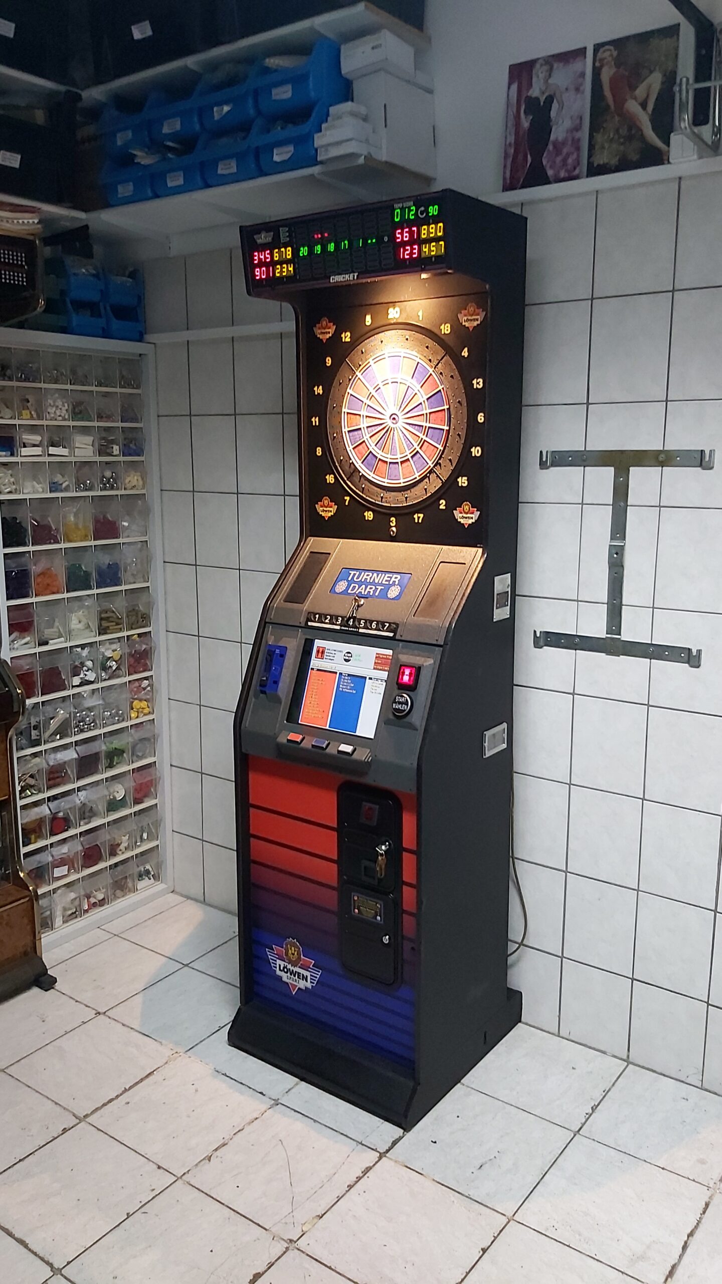 Dartautomat Löwen Turnier Dart mit Quadro Scheibe